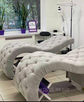 АнатоМічна кушетка ВІОРА для салону краси