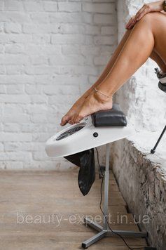 Вытяжка для педикюра на подставке Air Max P 8 Pro с подушкой черного цвета подставка пылесос для педикюра